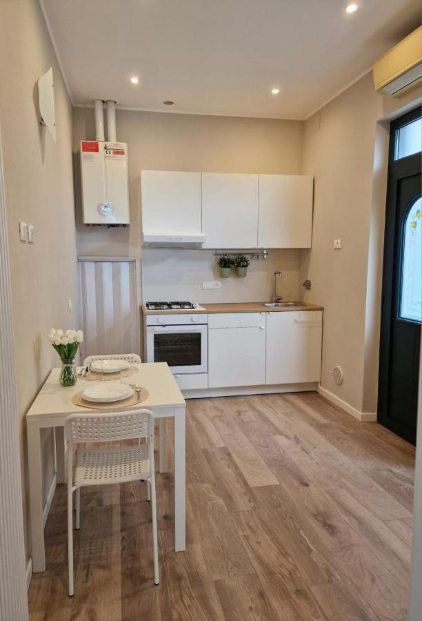Flora House Apartment Специя Екстериор снимка