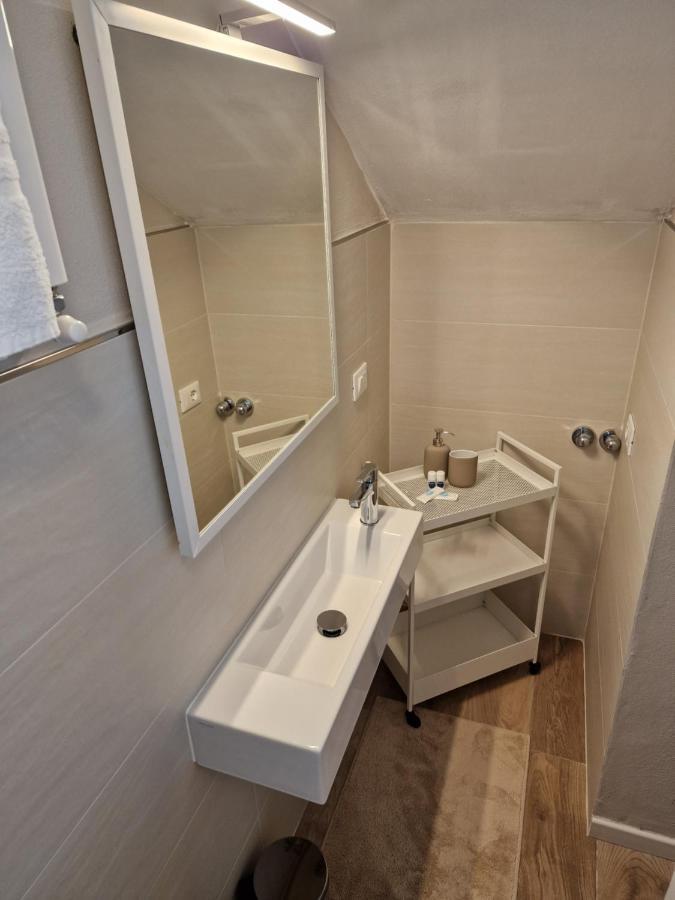 Flora House Apartment Специя Екстериор снимка