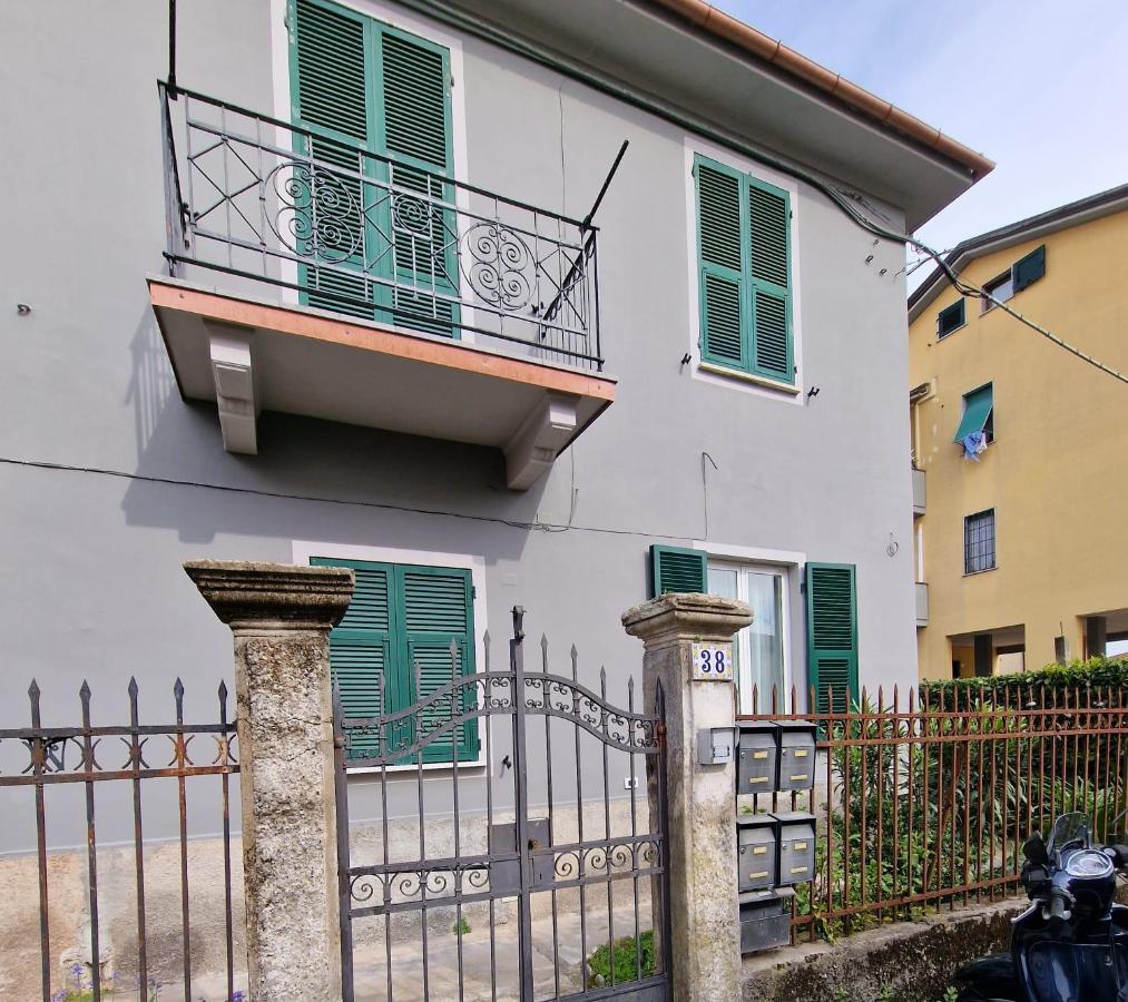 Flora House Apartment Специя Екстериор снимка
